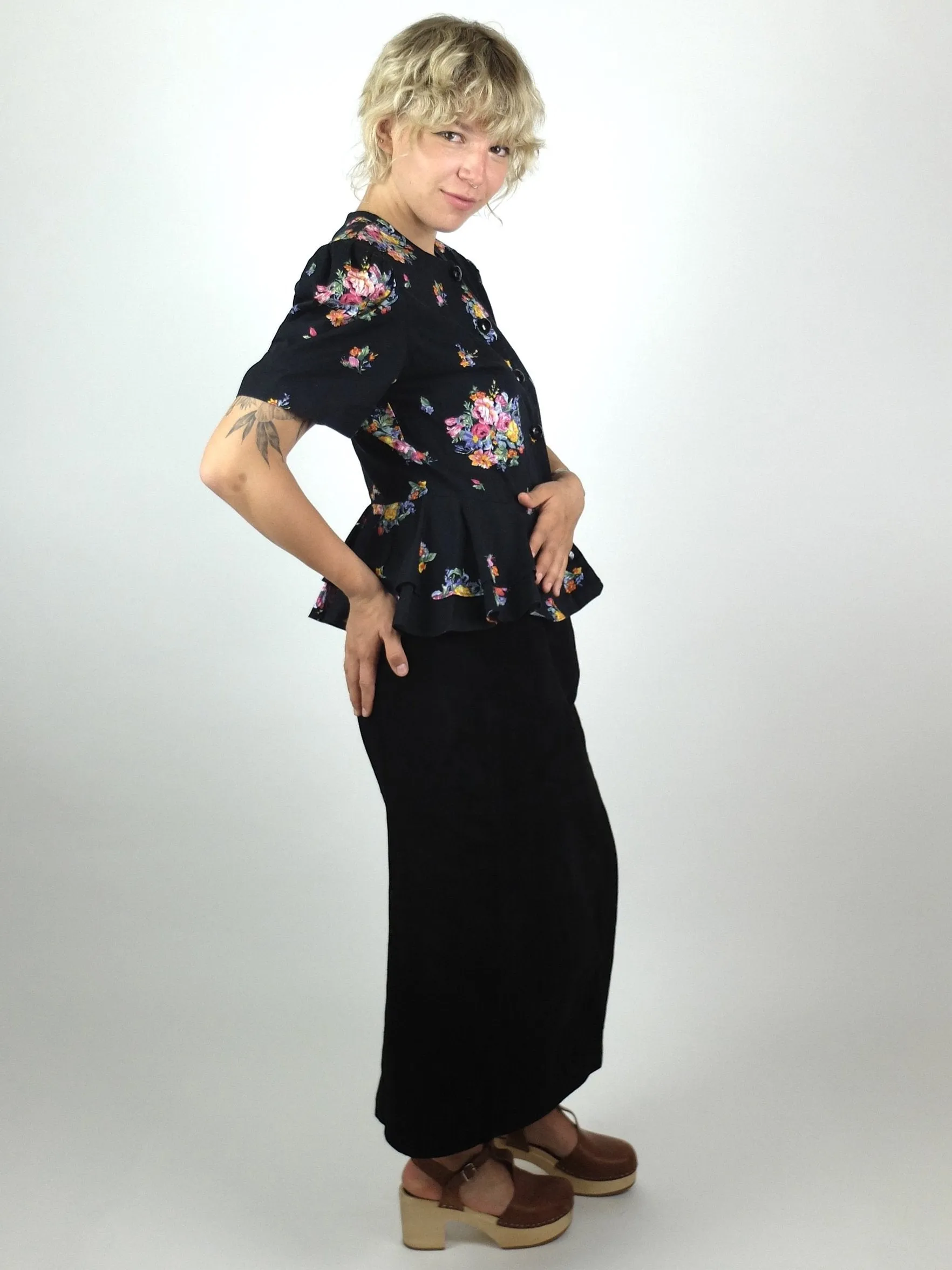80s Romantic Floral Structured Peplum Button Up Half Sleeve Blouse with Shoulder Pads