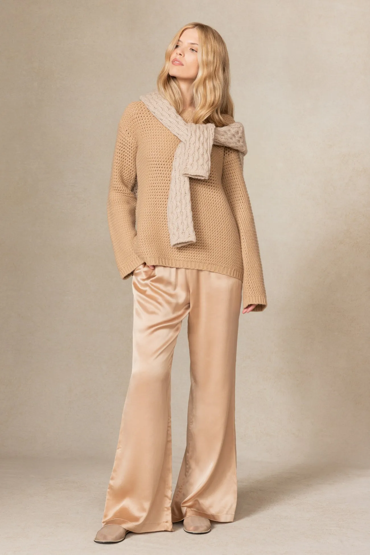 EILEEN CREWNECK CASHMERE SWEATER